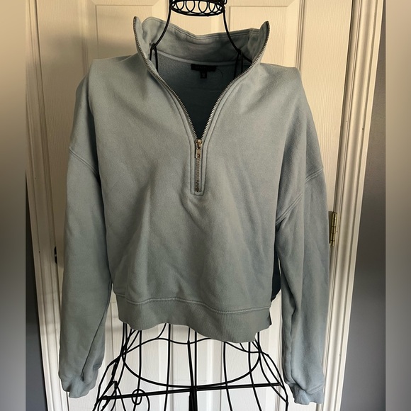 Dynamite Pull-over - Picture 1 of 3